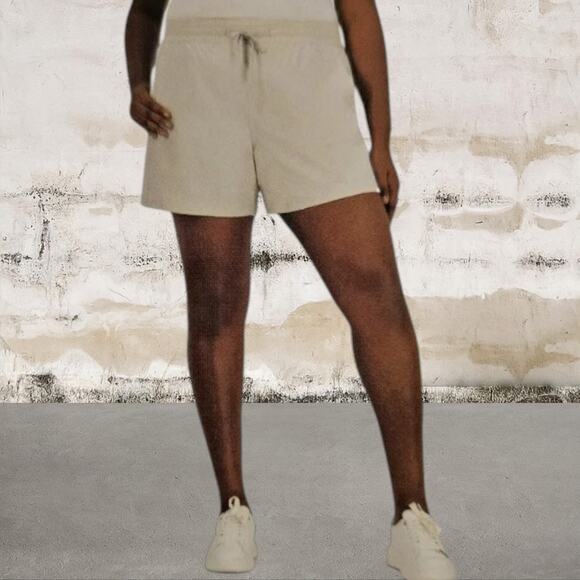 Pacific Trail NWT Womens Elastic Waist Band Side Pockets Shorts XXL Putty - Picture 1 of 6